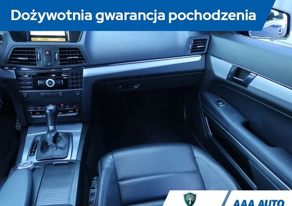 Mercedes-Benz Klasa E cena 53000 przebieg: 229903, rok produkcji 2011 z Poddębice małe 379